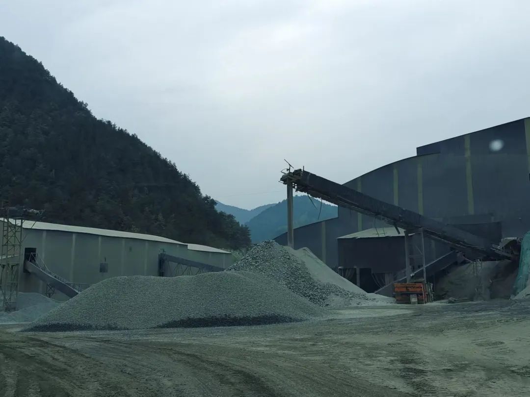 304am永利服务中国能建葛洲坝易普力公司—砂石骨料项目(图2) 304am永利服务中国能建葛洲坝易普力公司—砂石骨料项目(图2)